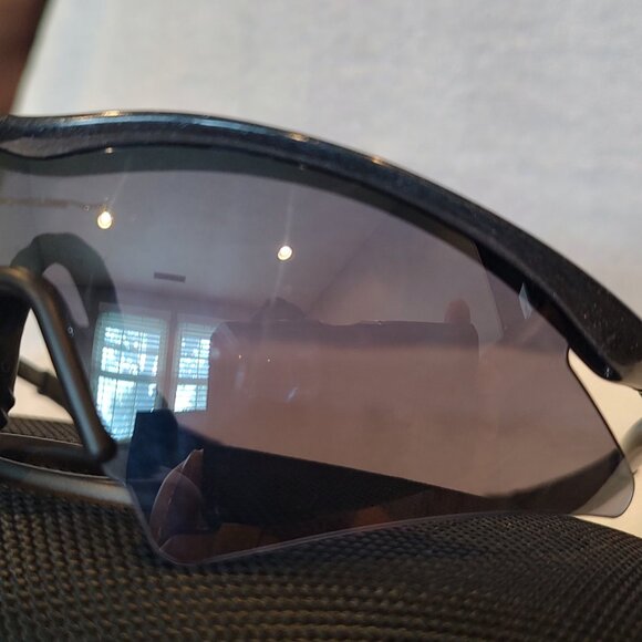 OAKLEY M-Frame Sweep Smoke / Black Iridium Sunglasses with Oakley Case and Pouch - Picture 4 of 15